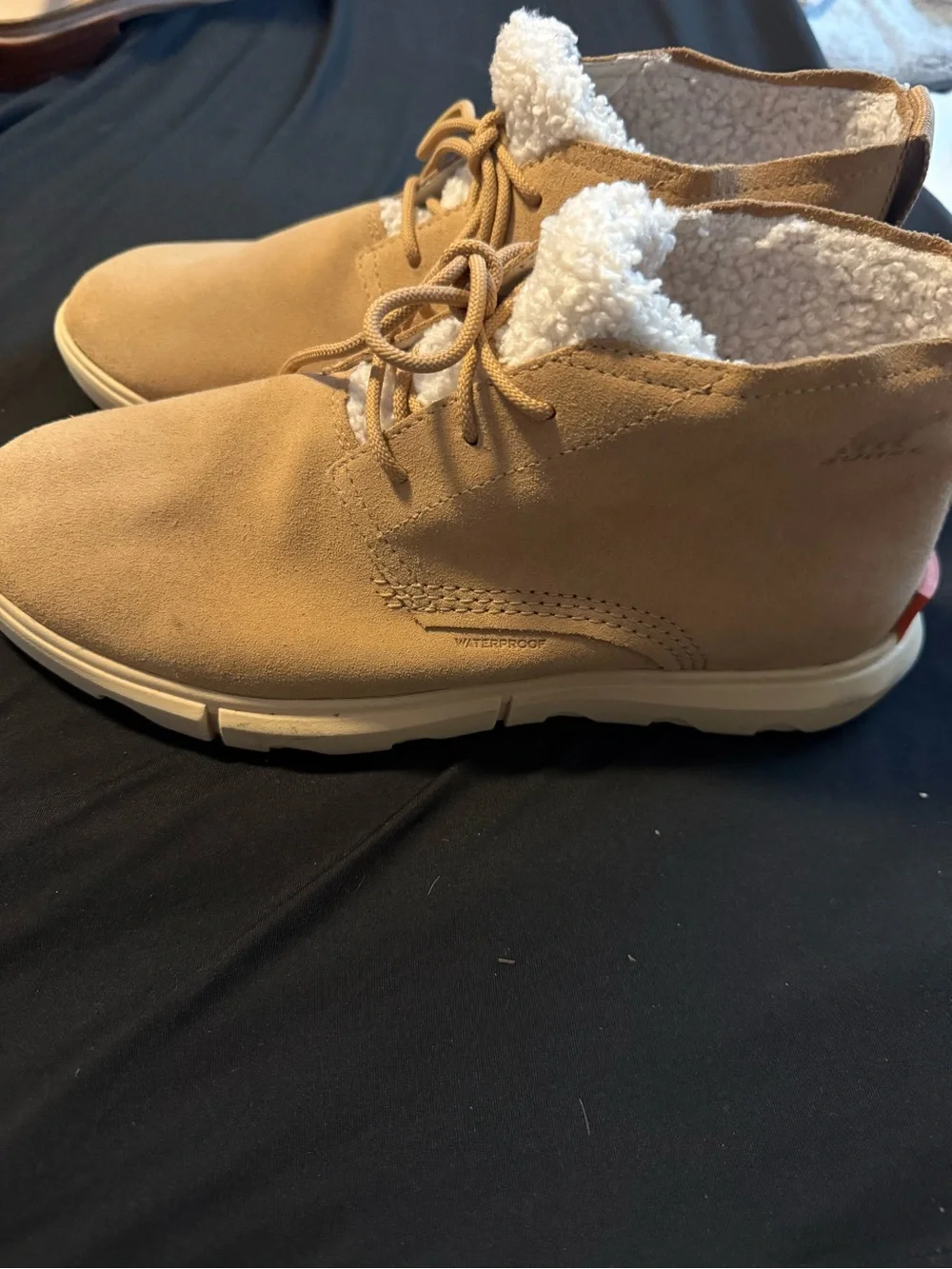 Sorel tan suede